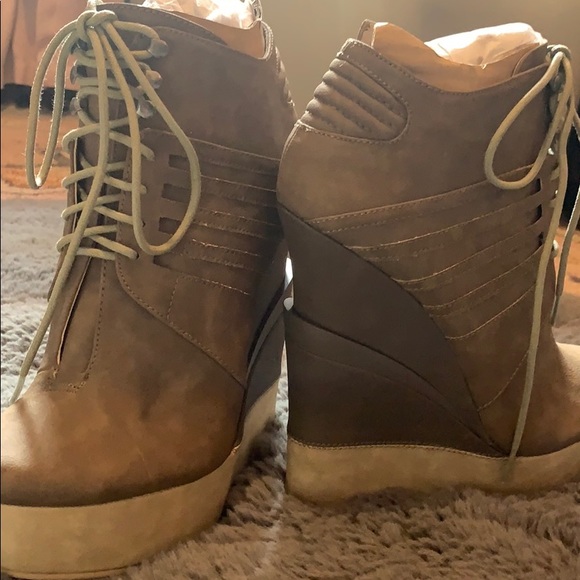 Michael Antonio Wedge Boots size 8 - Picture 2 of 4